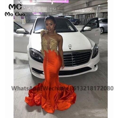 2021 South African Mermaid Prom Evening Dresses Gold Appliques Lace Beaded Shiny Satin Black Womens Evening Gown Customized