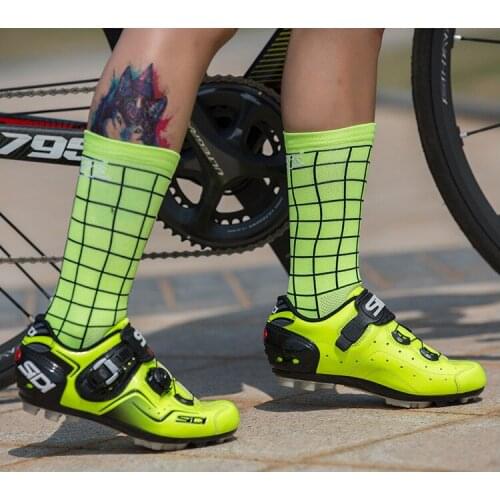DH SPORTS Top Quality Professional Plaid socks Cycling Socks Breathable Bicycle Bike Socks Outdoor Lattice Racing Cycling Sock