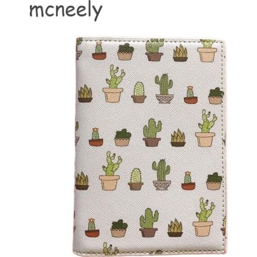 Mcneely Light Green cactus plants PU Leather Passport Cover Unisex Travel Passport Case Postcards Paspoort Cover Porta Pasaporte