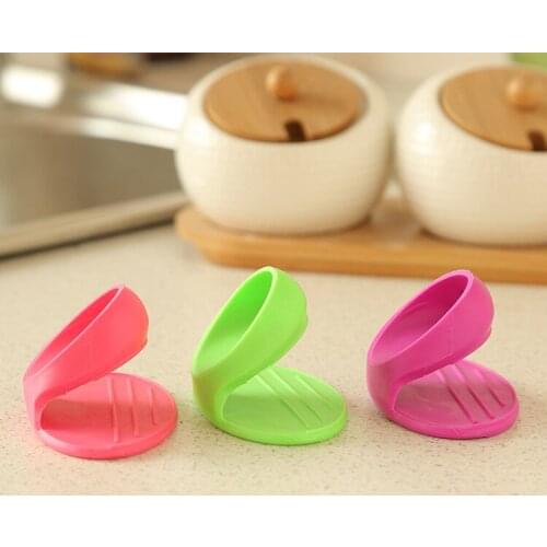 1PCS microwave oven mitts silicone holder for kitchen convenient insulated glove finger nonslip clips protect wise cook tools