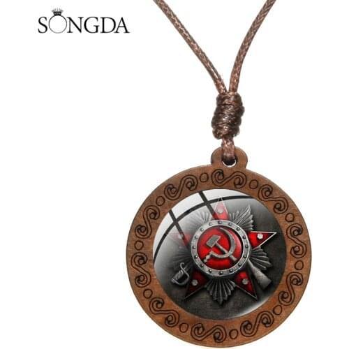 Retro USSR Soviet Army Red Star Icon Necklace CCCP Russia Emblem Communism Wooden Pendant Adjustable Rope Chain Necklace
