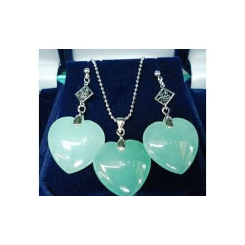 Free shipping .275 Light Green Heart 18KWGP Fortune Pendant Necklace Earrings Set
