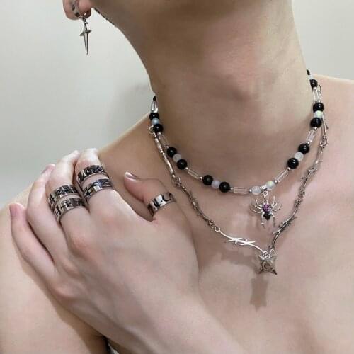 HUANZHI 2021 New Punk Gothic Black Stone Spider Pendant Metal Necklace For Women Man Couple Jewelry Cool Guy Accessories