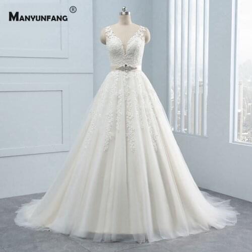 Custom Made Backless Crystal Bow Bridal Ball Gown Elegant V-Neck Sleeveless Embroidery Appliques Tulle Court Train Wedding Dress