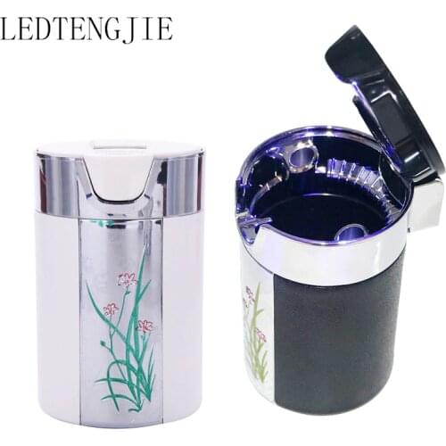 Luxury Car Accessories Carbon Fiber Portable LED Auto Ashtray High Quality Universal Cylinder Molding Mini Collecting Pot