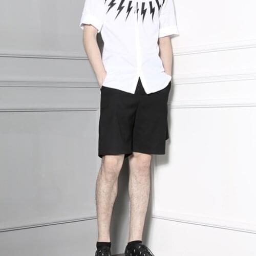 British fashion show style irregular bias-breasted suit shorts, trendy mens culottes