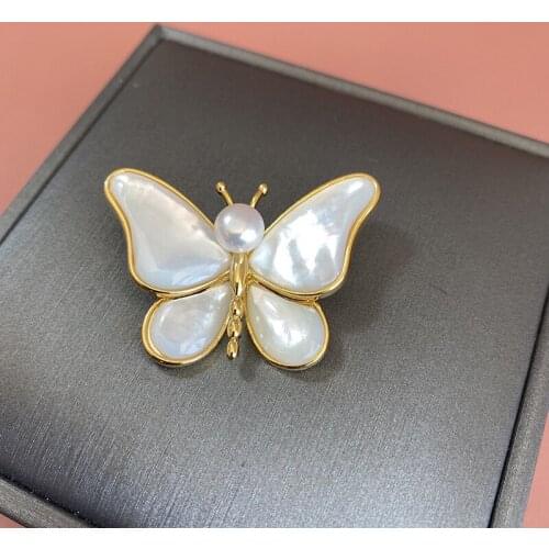 Luxury Pearl White Butterfly Brooch Exquisite Insect Pins Corsage Brooches Woman Party Gift