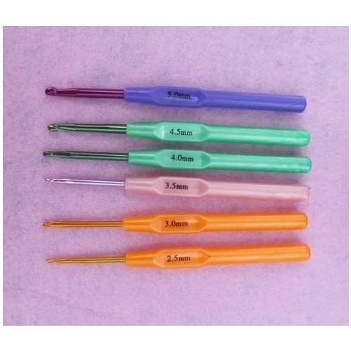 6pieces/bag different size&multi-colour Plastic Crochet Hooks knitting Needles 2.5 - 5