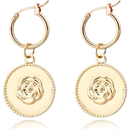 1Pair European Vintage Round Flower Alloy Hoop Earrings Women Simple Gold Metal Carving Rose Endless Circle Earrings Jewelry