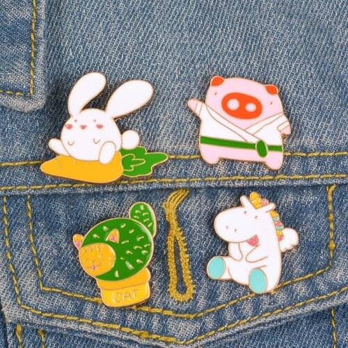 Cartoon Animal Rabbit Pig Horse Cat Lapel Pin Brooches Fashion Backpack Denim Jackets Enamel Pins Badge Kid Jewelry Cute Gift