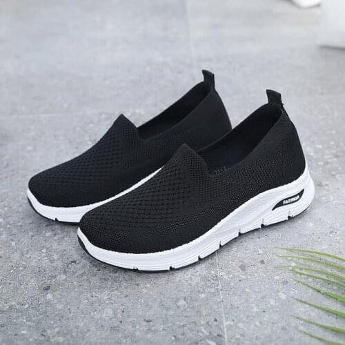Female Walking Flat Shoes High Quality Sneakers Slip On Flats Shoes Breathable Knitting Sock Sneakers Women Vulcanized Shoes