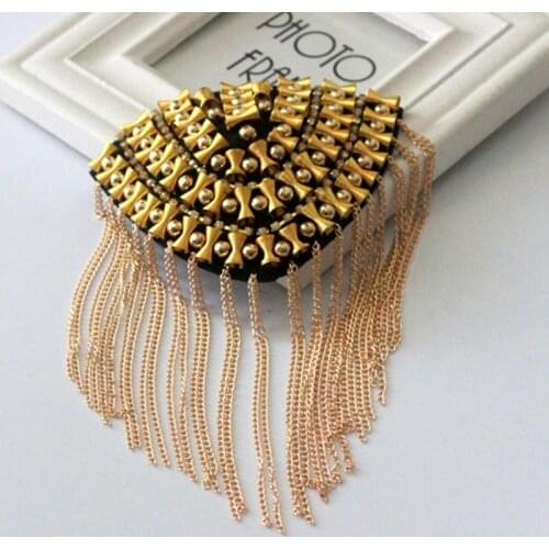 Fashion Vintage Punk Shoulder Epaulette Women Party Rivet Punk Accessories Handmade Metal Fringed Pikes Brooch Tassel Epaulette