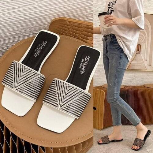 Summer 2021 New Fashion Rhinestone Slippers Women Versatile Comfortable Non-Slip Temperament Soft Bottom Square Toe Sandals