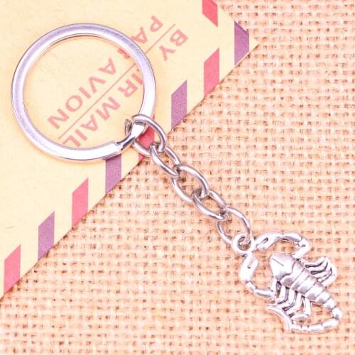 20pcs New Fashion Keychain 26x15mm scorpions Pendants DIY Men Jewelry Car Key Chain Ring Holder Souvenir For Gift