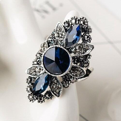 Vintage Blue Oval Zircon Rings for Women Punk Style Fine Goose Egg Jewelry Flower Carving Peridot Accessories