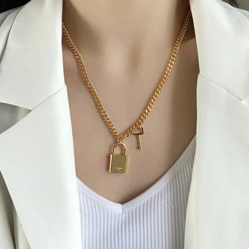 French Style INS18K Gold Lock Pendant Necklace Female European and American Compact and Simple Lock Gold-plated Necklace 2021