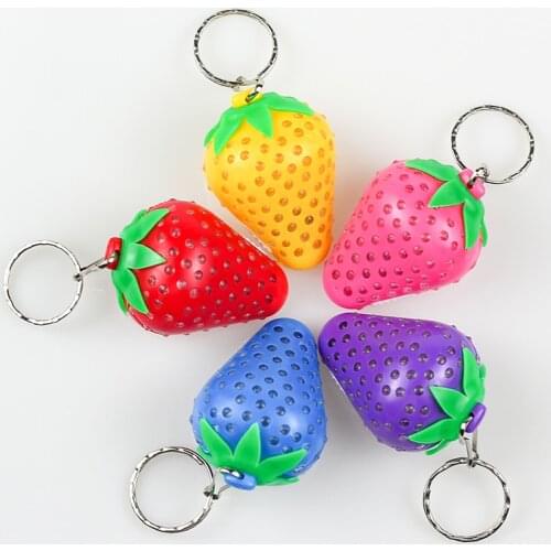 FREE SHIPPING BY DHL 100pcs/lot 2019 New LED Plastic Strawberry Keychains Fruit Key Holders Strawberry Keyrings for Gifts