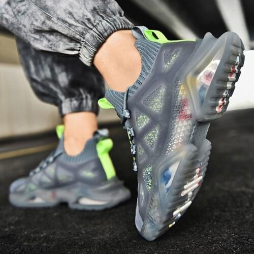 New Arrival Mens Chunky Sneakers Breathable Running Shoes Antiskid Damping Sports Shoes Trendy Outdoor Reflective Jogging Shoes