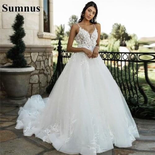 Sumnus Boho Wedding Dress Sexy Backless Spaghetti Strips Lace Appliques Bridal Dress Spring Princess Wedding Party Gowns
