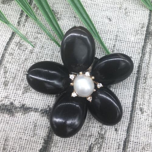 Black Agate Shell with White Real Pearl Gold Stamen Flower Design Brooch Pin