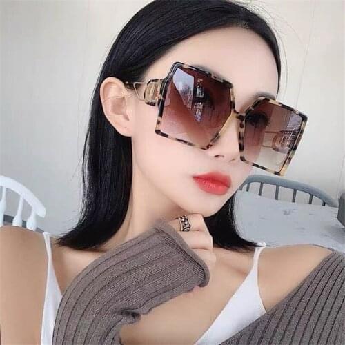 New Vintage Fashion Square Sunglasses Women Luxury Brand Big Frame Women Sun Glasses Black Fashion Gradient Female Glasses