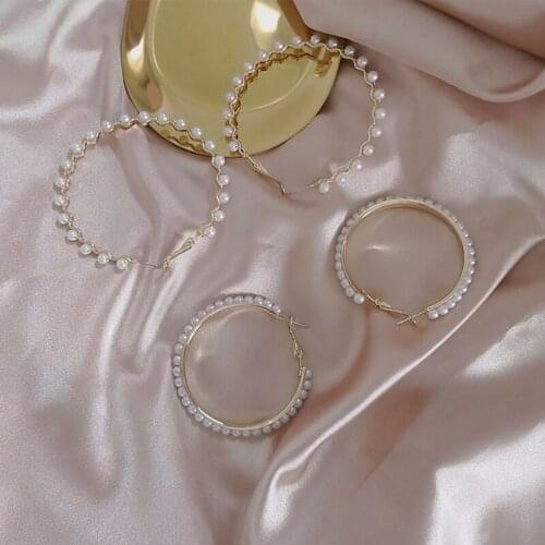 High Quality Simulated Pearls Circle Pendant Dangle Earrings Women Jewelry Accessories Trendy Style Statement Earrings