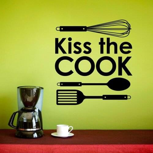 Personalized slogan kiss the cook, kitchen utensils icon vinyl sticker kitchen restaurant home decor wall sticker CF35