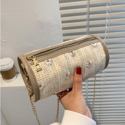 Spring and summer fairy bag 2021 new fashion Korean straw lace fairy fashion one shoulder slant cross handbag