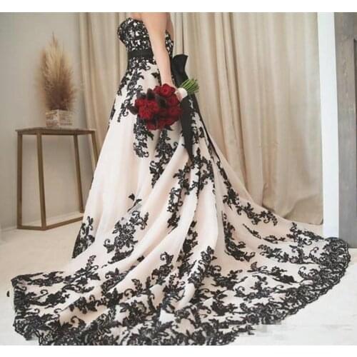 Vintage Gothic Black and White Wedding Dresses 2020 Plus Size Strapless Sweep Train Corset Country Western Cowgirl Wedding Gown