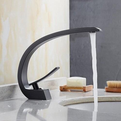 Basin Faucets Black Brass Bathroom Sink Faucet Single Handle Vintage Deck Mount Torneiras Hot and Cold Bathroom Mixer Water Taps