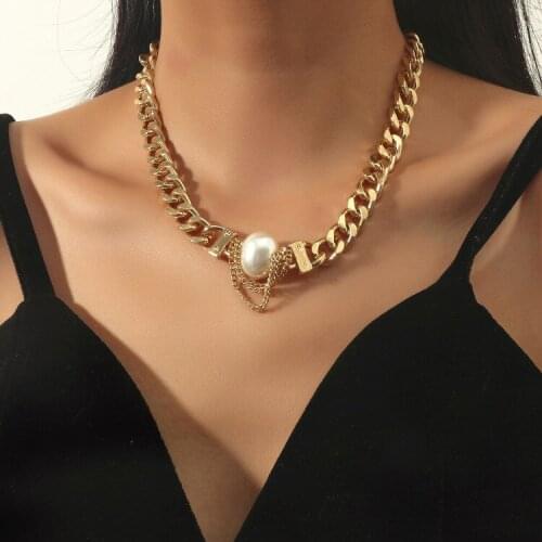 ORNAPEADIA Hip Hop Tank Chain Pearl Necklace for Women Geometric Concentric Lock Pendant Fashion Alloy Necklace Wholesale