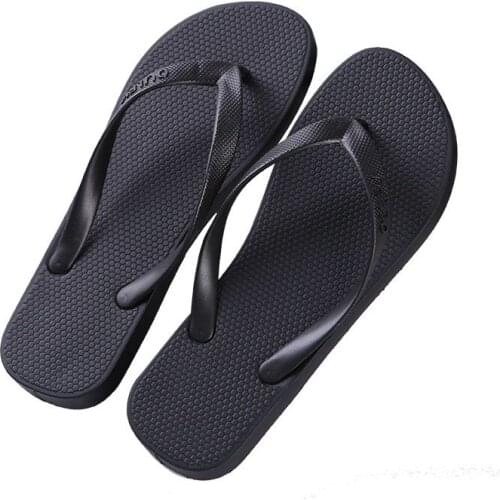 Mens and womens fashion plastic antiskid flip flops lovers beach slippers mens and womens home slippers house slippers