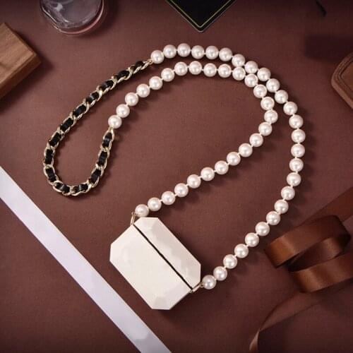 2022 Brand Fashion Jewelry Women Thick Pearls Chain Necklace Party Earphone Box Design Necklace White Black Resin Luxury Pendant