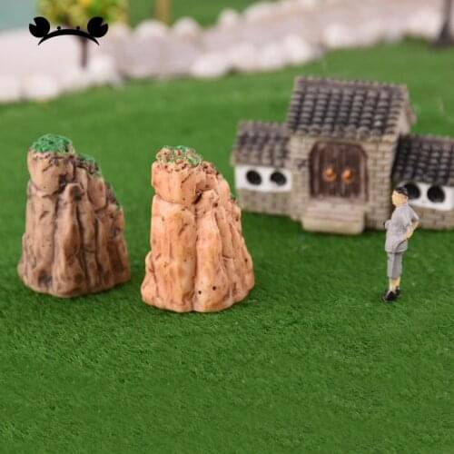2pcs Mini Resin Rockery Model Crafts DIY Game Kids Toy Model Building Train Railway Accessories