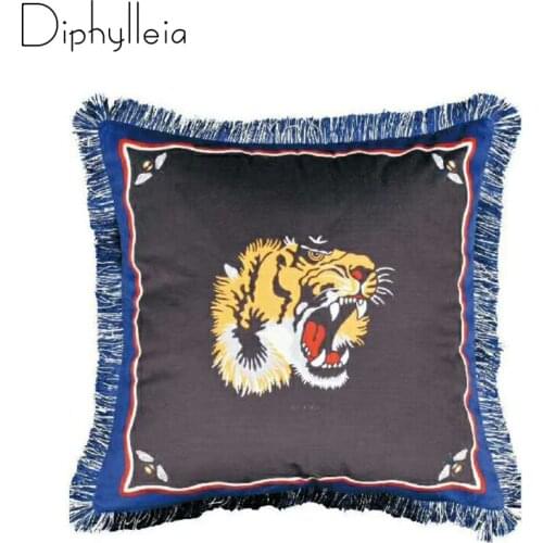 Diphylleia G Pillow Cover Retro Style Tiger Head Bee Animal Pillow Case Tzitzit Living Room Sofa Luxury Coussins 45x45cm