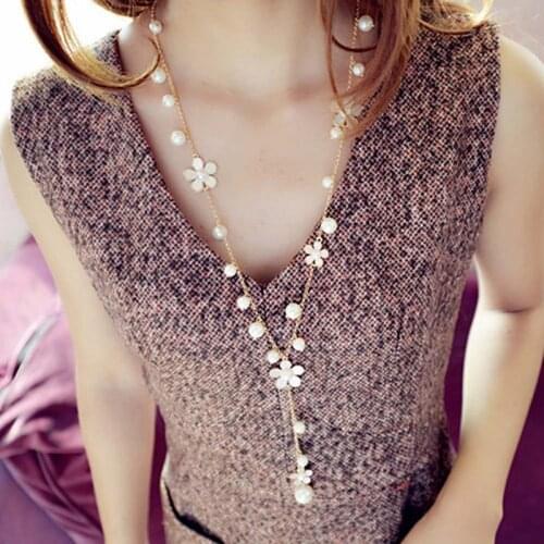 High Quality Daisy Flowers Sweater Necklace Long Simple Cute Fashion Pearl Pendant With Chain Women Jewelry Female Fresh Clover