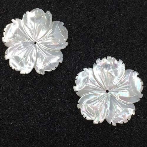 28mm Carved Shell Flower Beads Charms Natural Mother of Pearl Pink White Shell Central hole Drilled DIY Jewelry Accessories