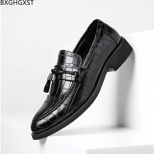 Dress Shoes Mens Fashion Brown Leather Shoes Men Formal Tassel Loafers Crocodile Shoes for Man 2021 Chaussure Zapatos De Hombre