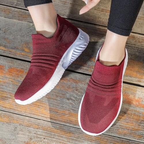 2021 Spring New Womens Shoes Mother Shoes Sports Casual Shoes Breathable Socks Shoes Low-top Mesh Running Shoes