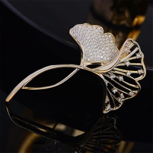 New Fashion Ginkgo biloba Brooches for Women Coat Suit Luxurious AAA Cubic Zircon Brooch Pin Elegant Jewelry Christmas Gifts