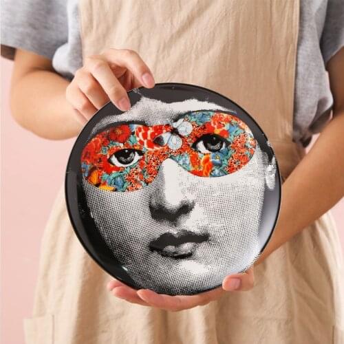 8inch Ceramic Round Disk Wall Hanging Human Face Plate with Hook Jewelry Storage Ornament Tray Home Decoration Disks Italy Style