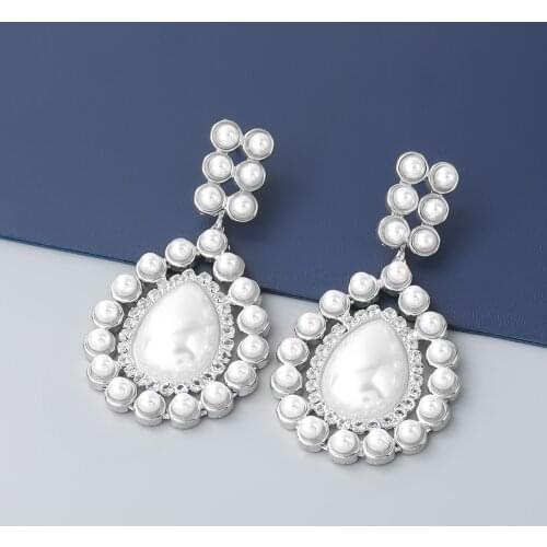 Pauli Manfi Fashion Metal Oval Imitation Pearl Earrings Womens Creative Popular Dangle Earrings Party Accessories