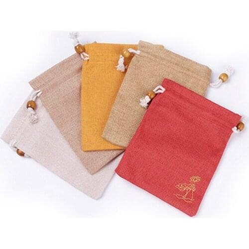 Pandahall 10pcs Burlap Packing Pouches Drawstring Burlap Gift Bags Wedding Christmas Jewelry Packaging Linen Bags with Wood Bead