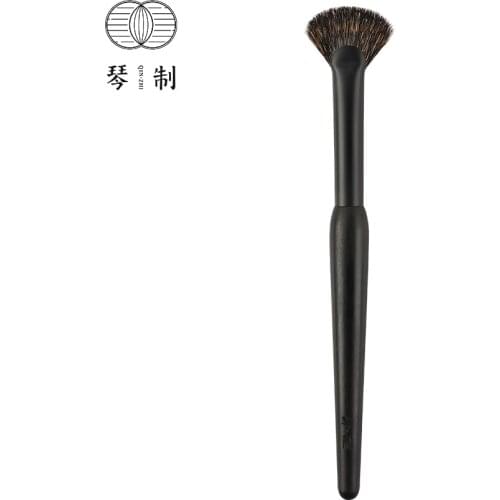 QINZHI Professional Handmade Make Up Brush Z223 Fan Shape Eye Shadow Highlighter Brush Canadian Squirrel Hair Makeup Brushes