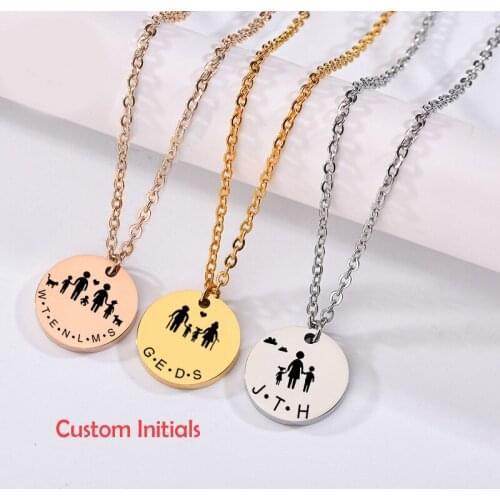 Custom Family Necklace Personalized Member Letters for Birthday Family Gift Stainless Steel Round Pendant Charm Fashion Jewelry
