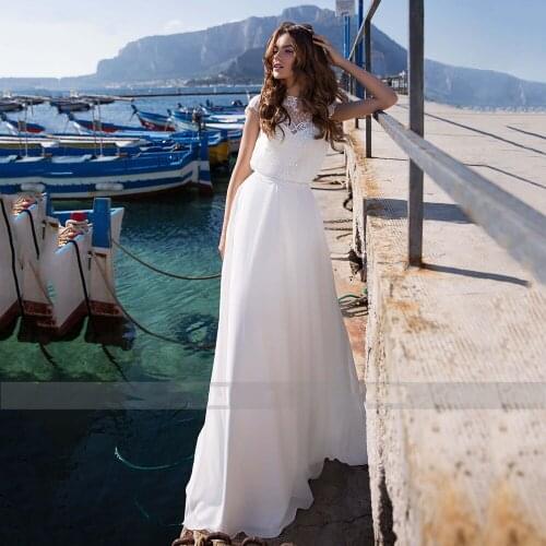 Simple Beach Wedding Dresses White O-Neck Appliques Short Cap Sleeves Chiffon Bridal Gowns Lace Up Keyhole Back Robe De Mariee