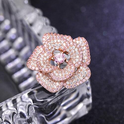 Luxury Female Crystal Flower Brooch Charm Gold Color Party Brooches For Women Cute Bridal Pink White Zircon Wedding Brooch