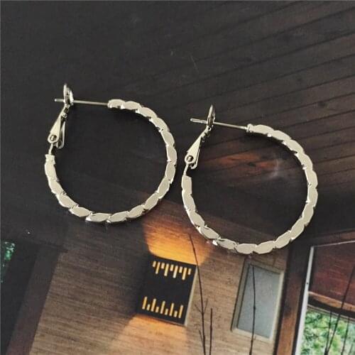Casual Gold Or Rhodium Color Plating Textured Small Hoop Earrings For Women Bohemia Office Daily Wearing Jewelry Accessory