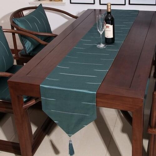 Modern Simple Fine Stripes Table Runner Lightly Luxury Style Tea Table Flag Covered Home Cloth Pure green hotel wedding decor