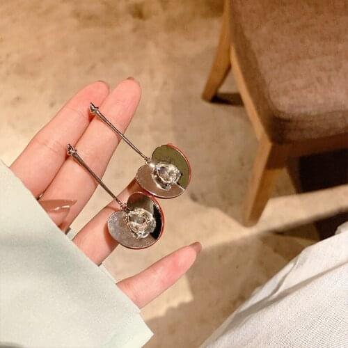 Origin Summer Unique Design Glossy Cherry Dangle Earring for Women Red Spray Long Metal Rhinestone Earring Jewellery Pendientes